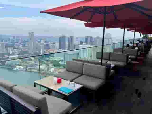 CÉ LA VI Club Lounge