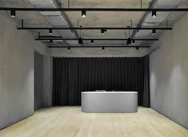 Modern reception area at No.9 Cork Street, ideal for corporate events and workshops.