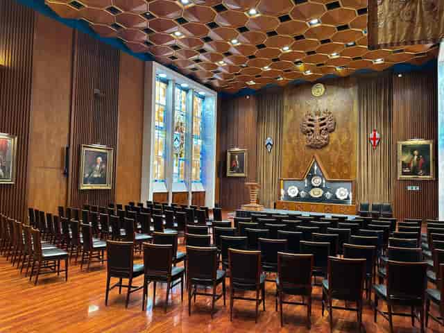 Livery Hall meeting room with hexagonal ceiling, ideal for corporate events and ceremonies.