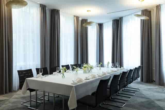 Elegant meeting room at Renaissance Amsterdam Hotel, perfect for corporate events.