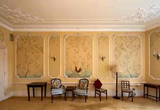 Elegant meeting space with ornate decor, ideal for networking events and conferences.