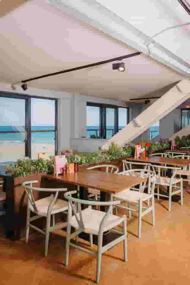 Longboard Bar