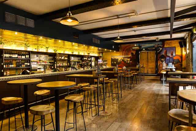 Stylish bar in Camino Kings Cross, ideal for networking events and casual gatherings.