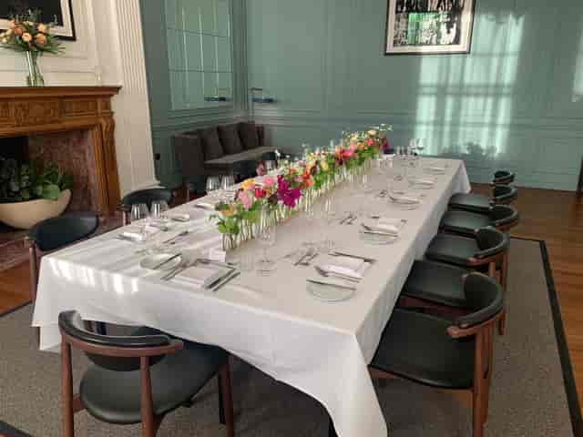 Elegant dining table in Cheval The Edinburgh Grand for corporate events and gatherings.