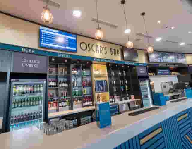 Foyer & Oscar's bar