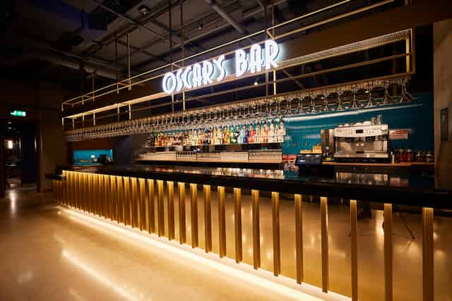 Foyer & Oscar's Bar