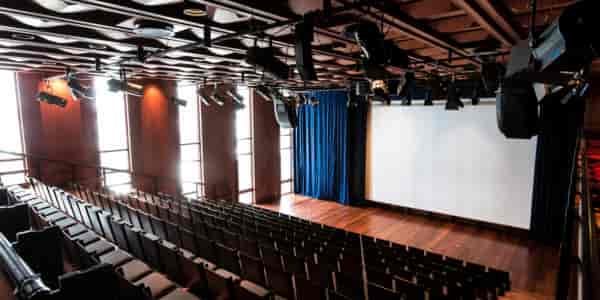 Lille sal auditorium in Oslo Konserthus, ideal for corporate events and presentations.