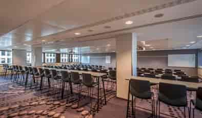 Modern meeting space at Frankfurt Marriott Hotel, ideal for workshops and presentations.