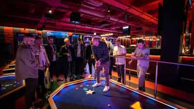 Putters Tech-infused mini golf (9 or 18 holes)
