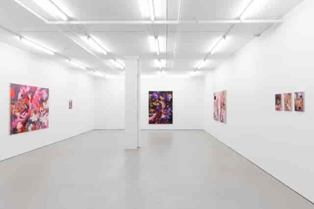 Modern art gallery with minimalist design, perfect for intimate events and exhibitions.
