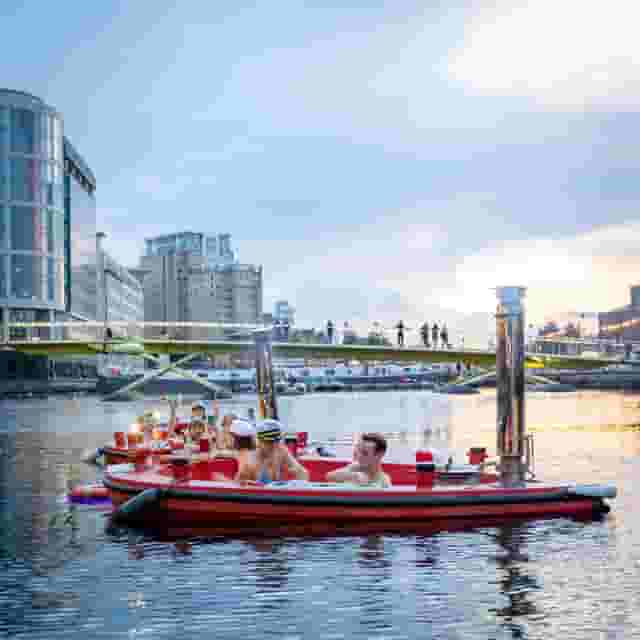 Skuna Hot Tub Boat