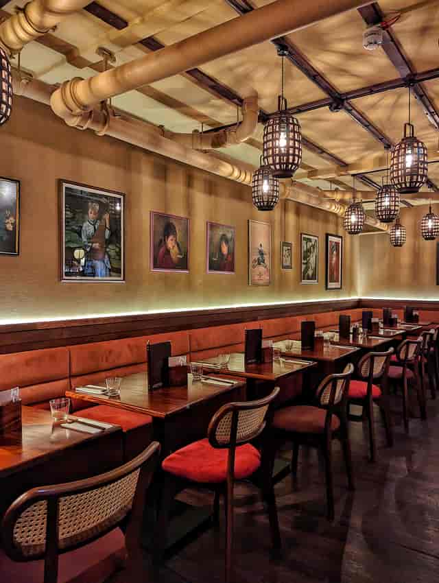 Stylish Lounge & Gallery in Lucy Wong, perfect for intimate gatherings and corporate events.