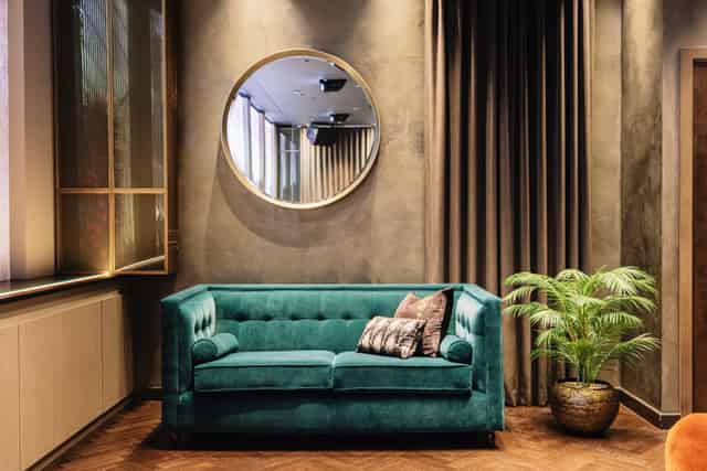 'Byrd' Hotel Lounge