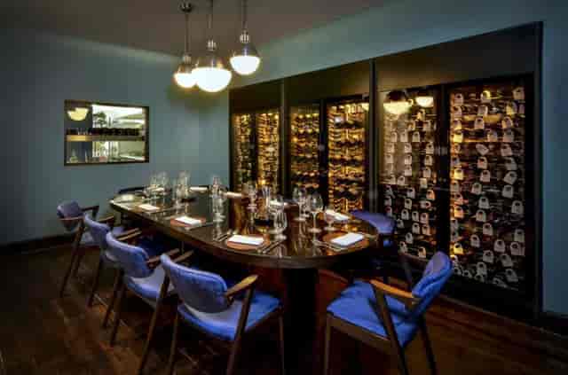 Elegant Jeroboam Room at Cabotte, perfect for corporate dinners and exclusive events.