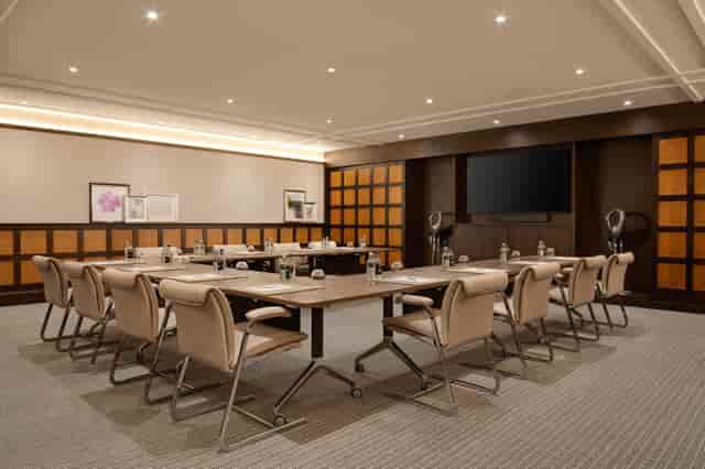 Lavender meeting room at Fairmont Windsor Park, ideal for professional events and presentations.