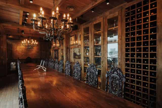 Semi Private Dining Bays / Areas