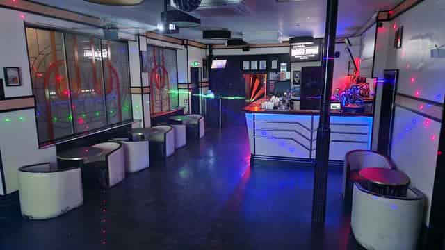 The White Swan Bar (capacity 125)