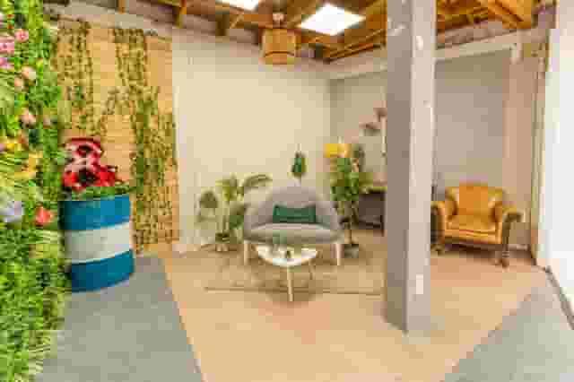6 Degrees Studios