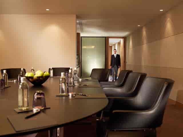 Modern meeting room in The Landmark London, ideal for professional events and discussions.
