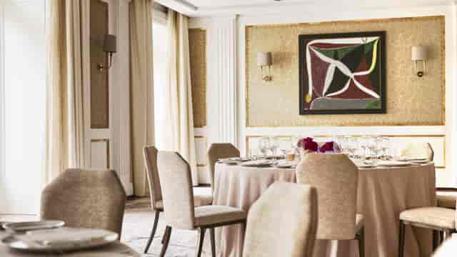 Elegant Canalejas Ballroom in Four Seasons Madrid, perfect for upscale corporate events.