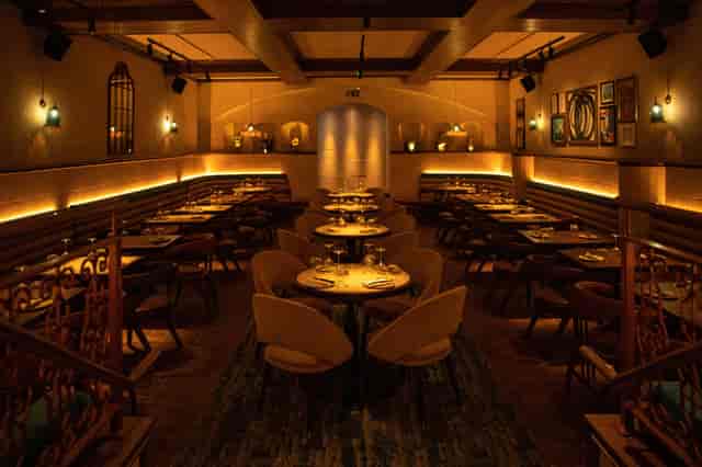 Stylish Layla Lounge & Bar in Jeru, perfect for intimate gatherings and corporate dinners.