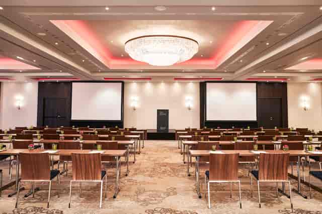Grand Room at Kempinski Hotel Budapest, elegant conference setup for professional events.
