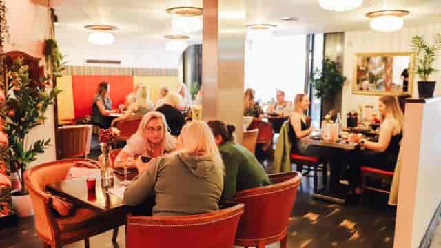 Vibrant dining space in ICC Belfast, perfect for networking events and gatherings.