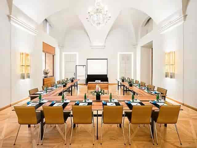 Dominicus Hall meeting room at Mandarin Oriental Prague, U-shaped table, professional events.