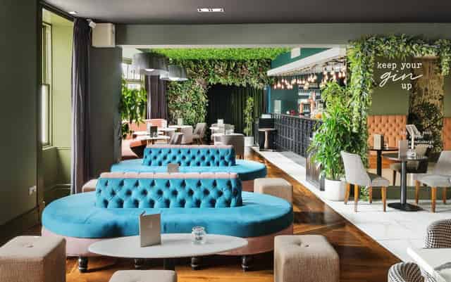 Cocktail Lounge