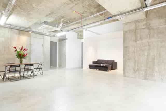Versatile event space in LOCK Studios with modern industrial design for meetings and gatherings.