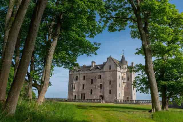Scottish Library in Barnbougle Castle, ideal for weddings and corporate retreats.