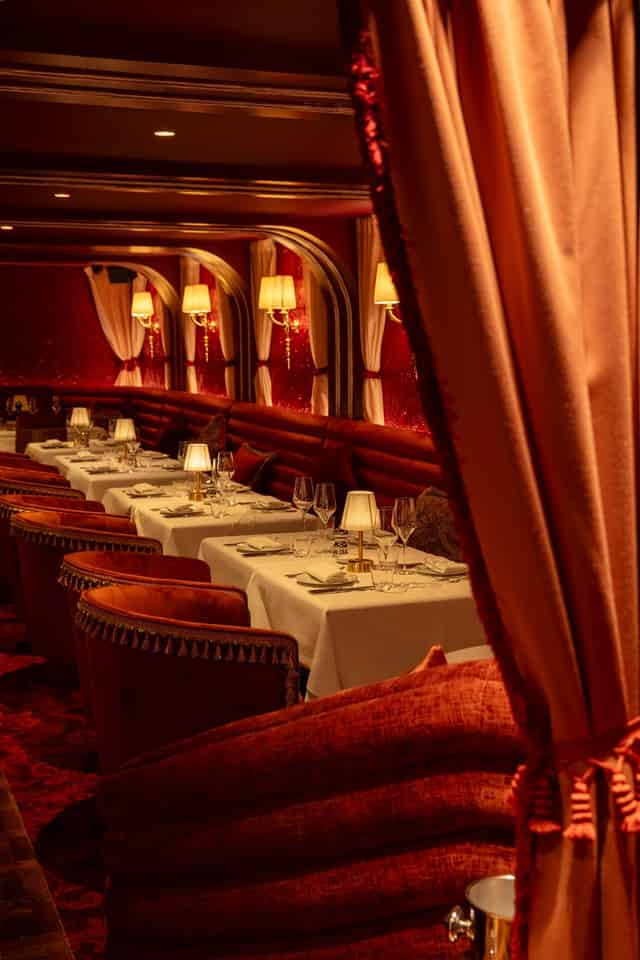 Mistress of Mayfair Rst