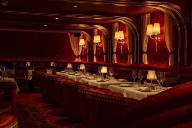 Mistress of Mayfair Rst