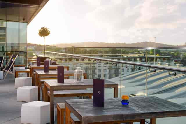 Hilton Wembley on X: "Sky Bar 9 is the ...