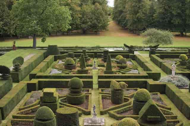 Magnolia Lawn at Great Fosters: manicured garden ideal for weddings and outdoor events.