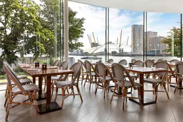 Stylish Lounge Bar at Scoff & Banter, ideal for corporate dinners and networking events.