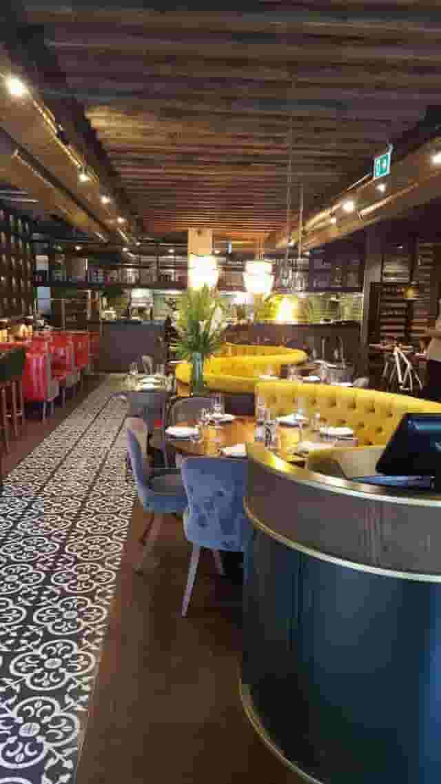 Kibele Casual Dining Floor
