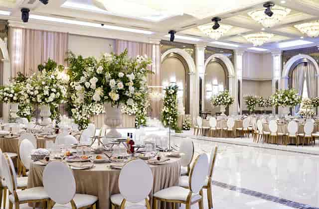 A Lavish & Luxurious Wedding Venue In ...