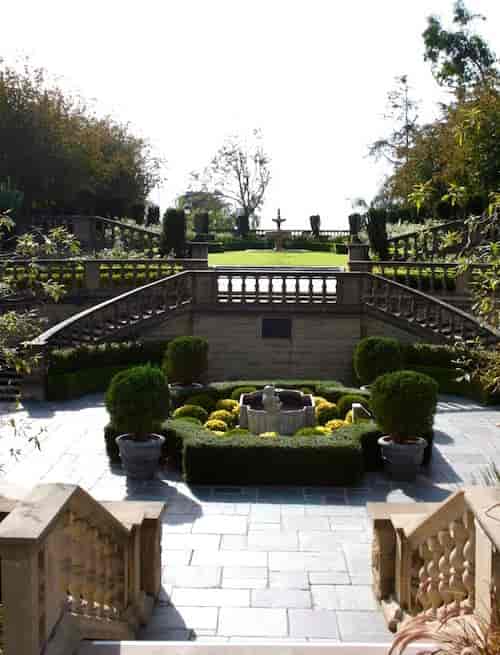 Greystone Mansion courtyard with fountain, ideal for elegant outdoor events and receptions.