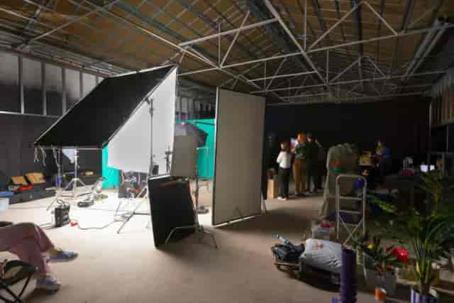 Versatile production office setup for creative meetings and photoshoots in Box7.