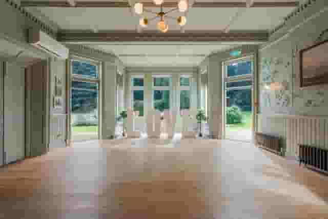 Private Garden Room