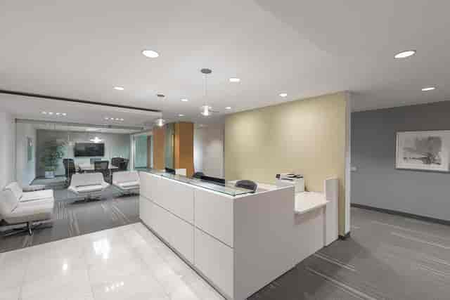 Modern reception area in Premier Workspaces Burbank, ideal for professional meetings and events.