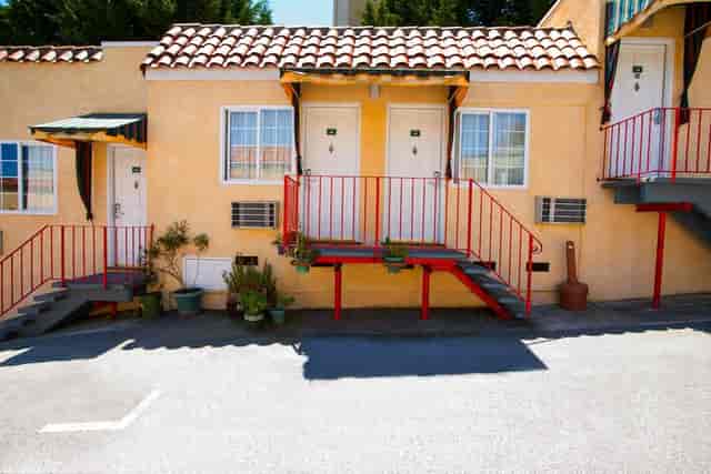 Colorful Mediterranean-style Alpine Inn & Suites, ideal for intimate events and gatherings.