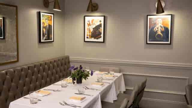 Elegant dining space in Salotto Zingari, ideal for intimate meetings and private events.