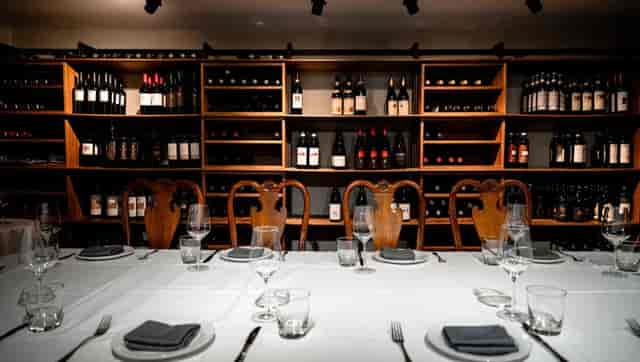 Elegant dining setup in Salotto Zingari for corporate meetings and exclusive events.