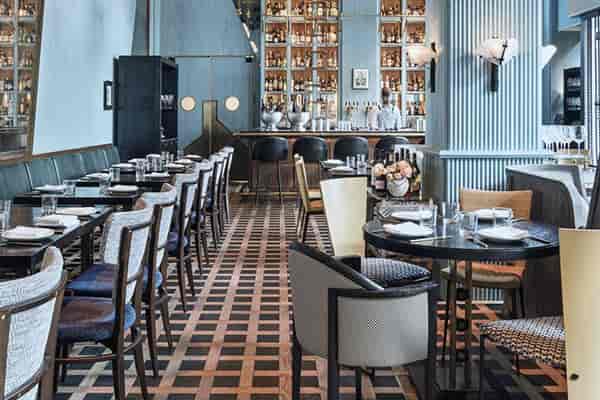 Stylish lounge in Villon, ideal for corporate events and intimate gatherings.