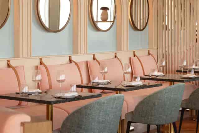 Stylish dining area at JOIA Restaurant, ideal for upscale events and gatherings.