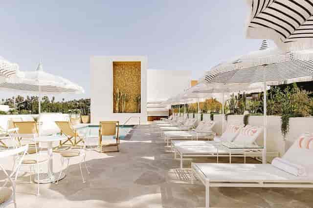 Stylish pool deck at Silver Lake Pool & Inn, ideal for upscale events and gatherings.