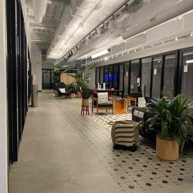 Modern meeting room with natural light for casual gatherings in Burbank Toluca Lake.