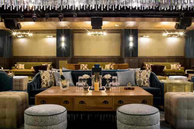Stylish lounge with plush seating at Oxford Social Club for upscale events and gatherings.